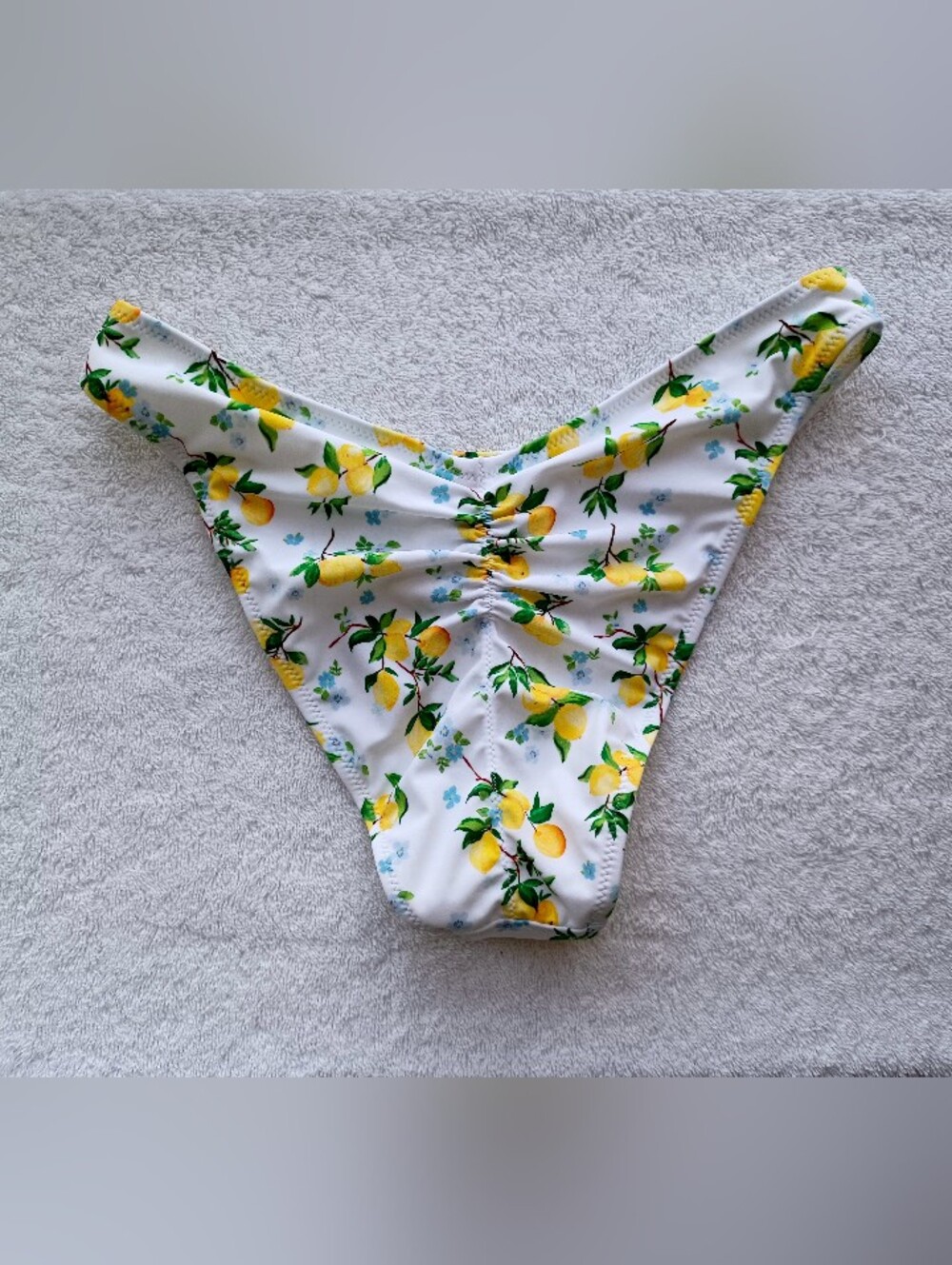 PacSun White Bikini Bottom with Yellow Lemon Print, Size M